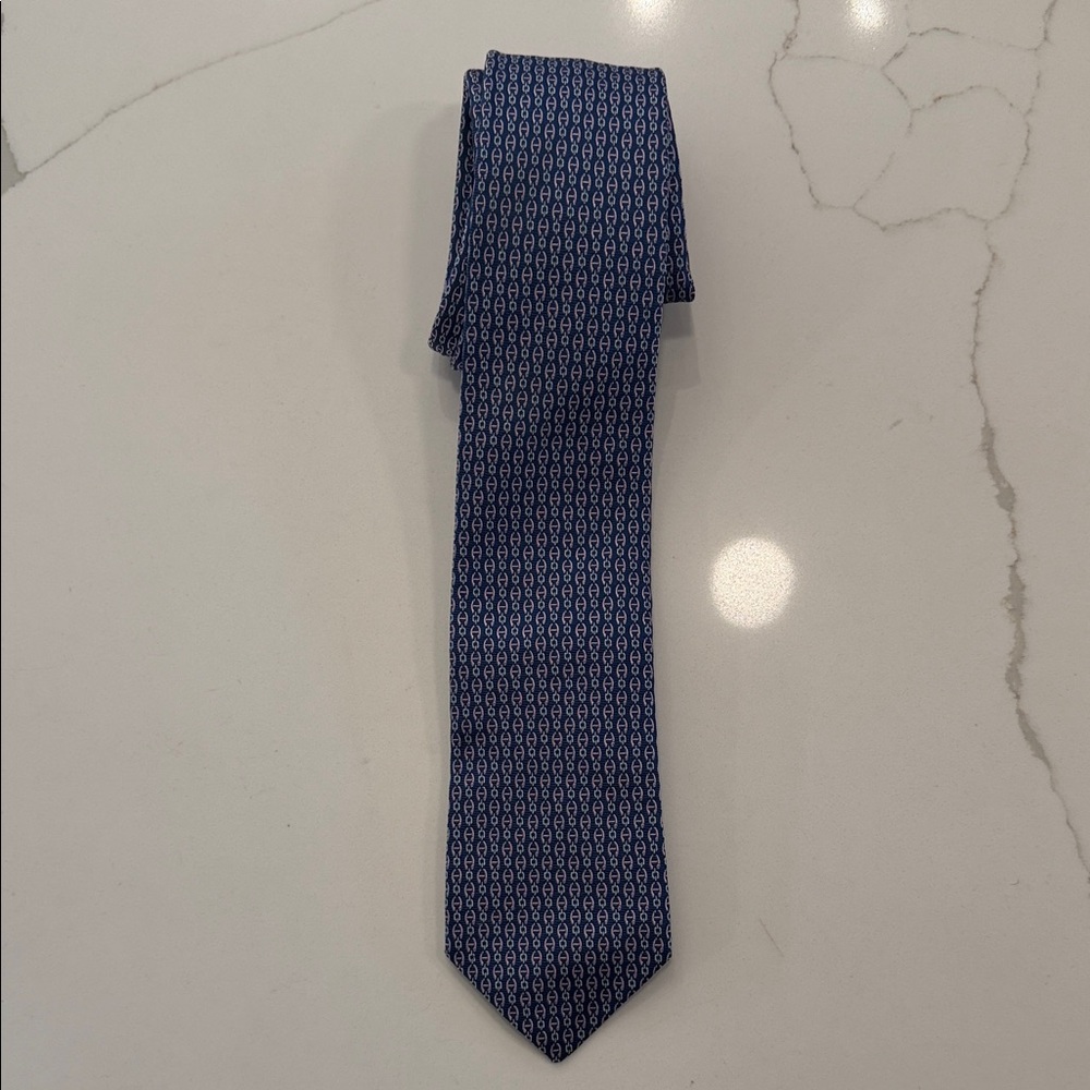 Hermes Elegant Blue and Pink Geometric Tie